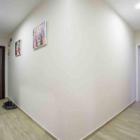 Sunny Spacious Apartment In A Great Location Kazanluk Bagian luar foto